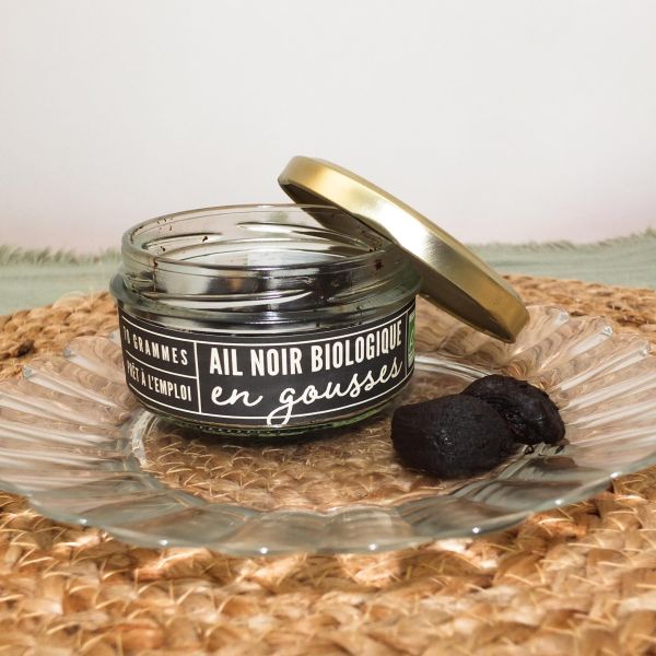 Ail noir en gousses pelées